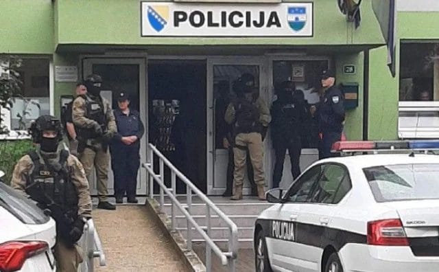 uhiceni-policajci-sanski-most