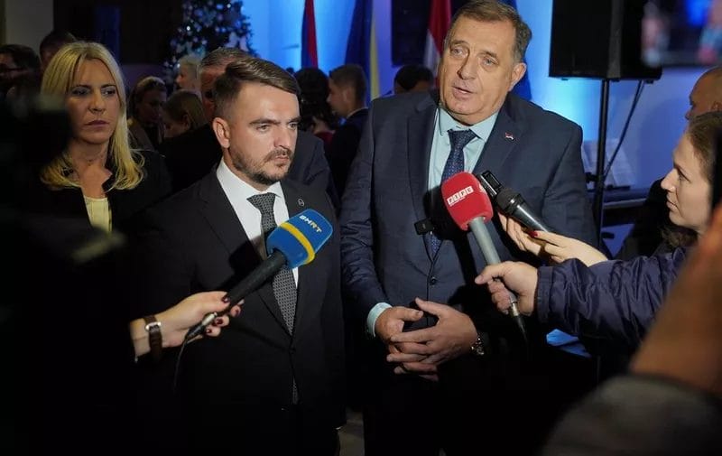 pxl-111223-107348907