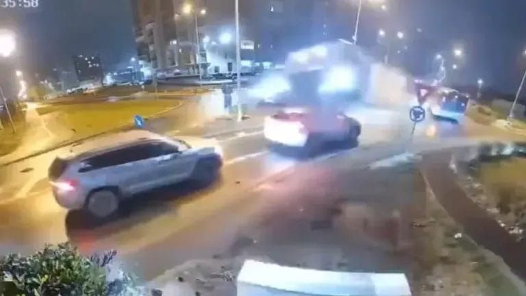 w12421811235webp_768