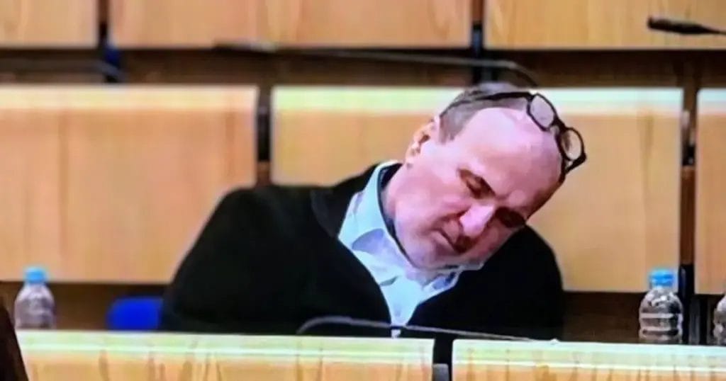 Parlamentarac iz DF-a prespavao cjelodnevnu sjednicu Parlamenta FBiH